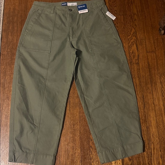 Old Navy, High-Rise, Barrel Leg, Sage Green Pants, NWT, Size 14 - Picture 1 of 6
